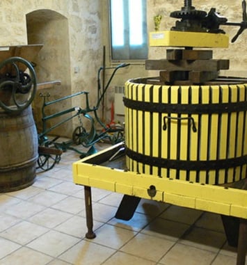 Visite des caves et chais de la Confrérie des Coteaux