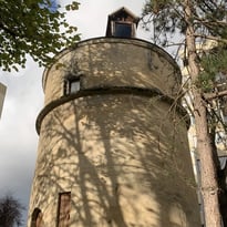 Une tour parmi des tours mais qui vaut le détour : le colombier de Créteil !