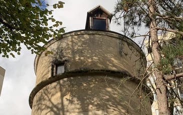 Une tour parmi des tours mais qui vaut le détour : le colombier de Créteil !